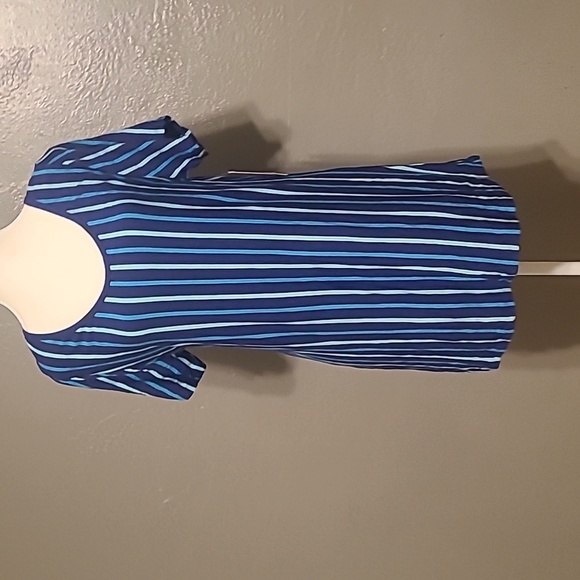 NWT LuLaRoe Classic hi-lo Navy blue Striped stretch top women's large - Picture 1 of 9